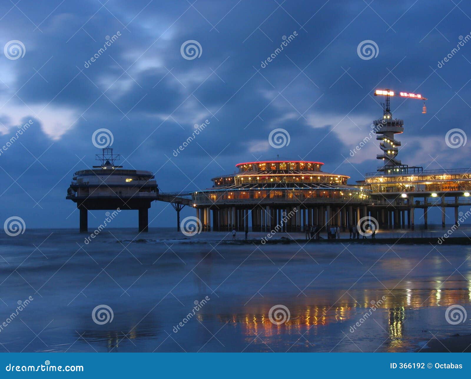 scheveningen at night