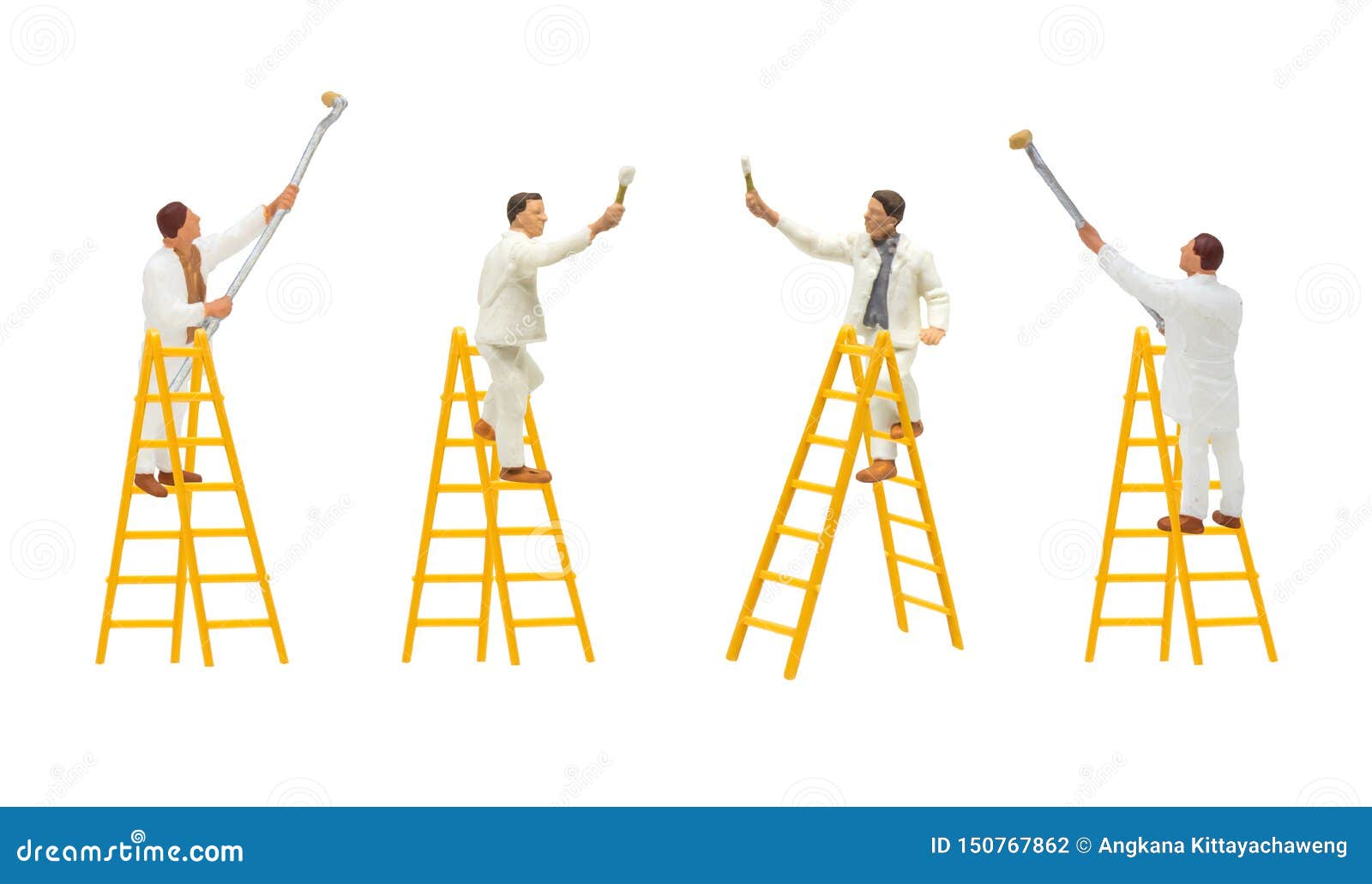 Schilder Die Zich Op Houten Ladder En Het Schilderen Muur Met Verfhulpmiddelen Bevinden Die Op