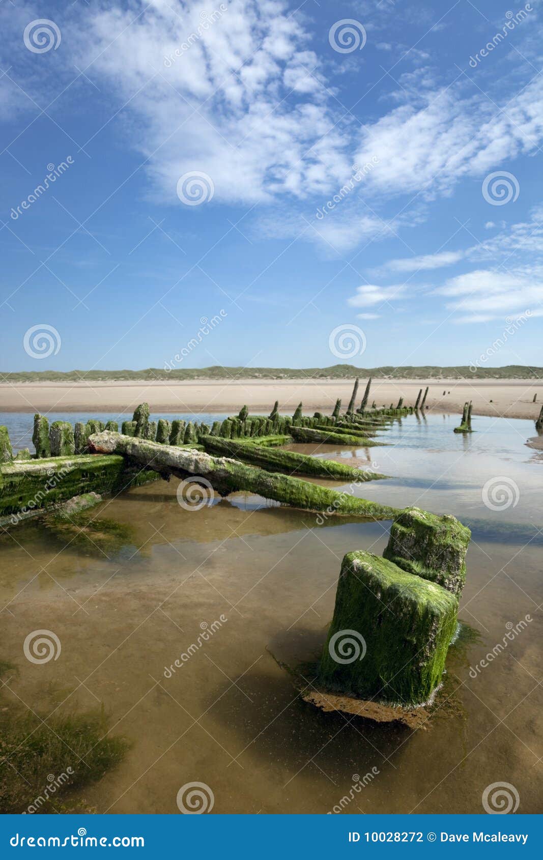 Schipbreuk Ainsdale het UK stock foto. Image of strand 10028272
