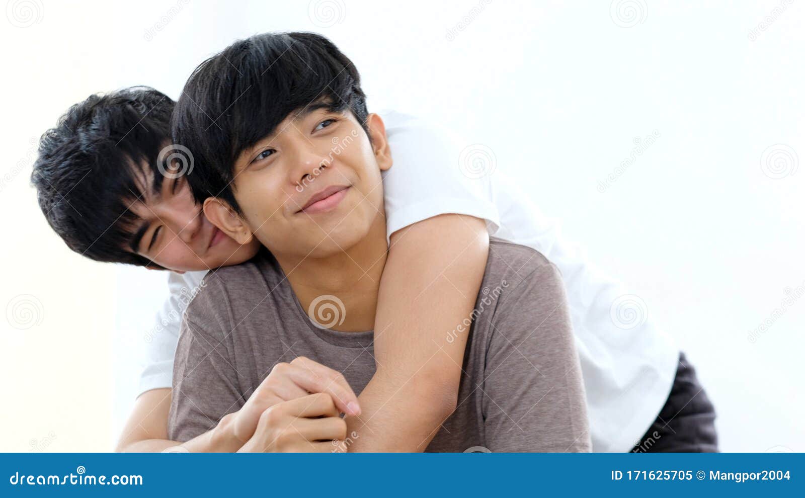 Von Den Jungen Asiatischen Paare Des Homosexuellen Menschen Im Glücklichen ...