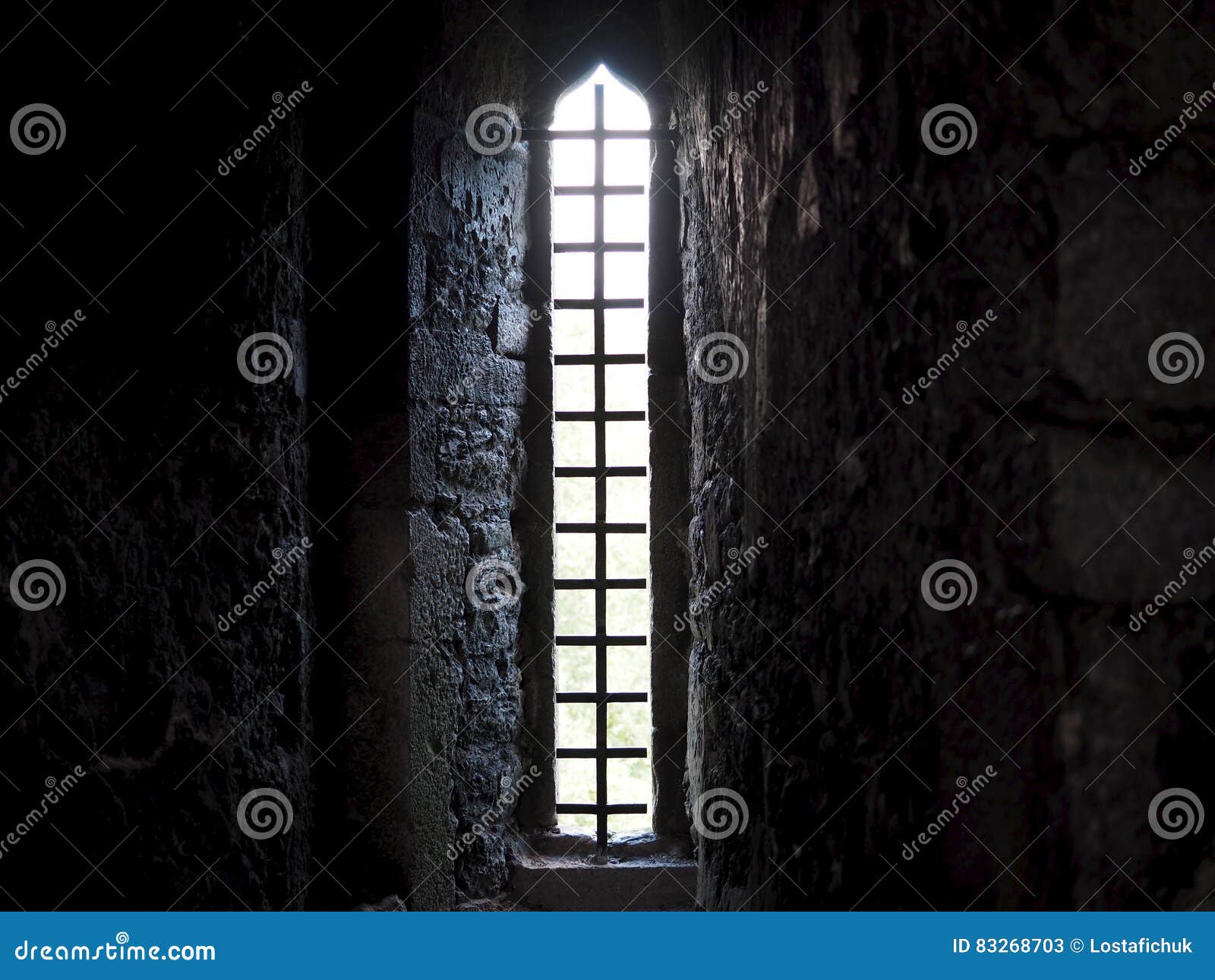 Schmale Fenster-oder Pfeil-Schleife Im Geschwätz-Schloss Irland Stockbild -  Bild von regelkreis, stein: 83268703