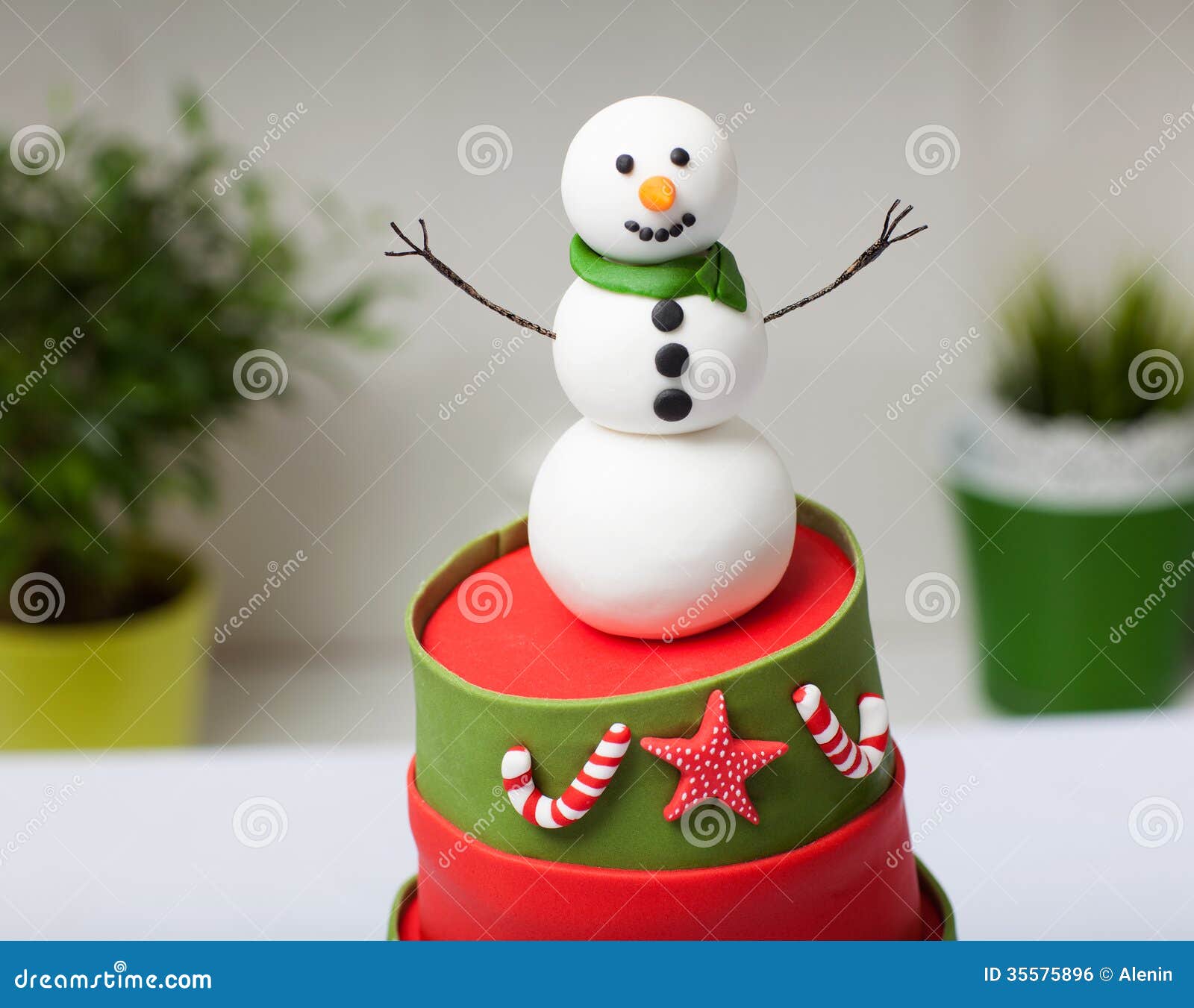 Schneemannkuchen stockfoto. Bild von gebacken, getränk - 35575896 Schneemannkuchen stockfoto. Bild von gebacken, getränk - 35575896