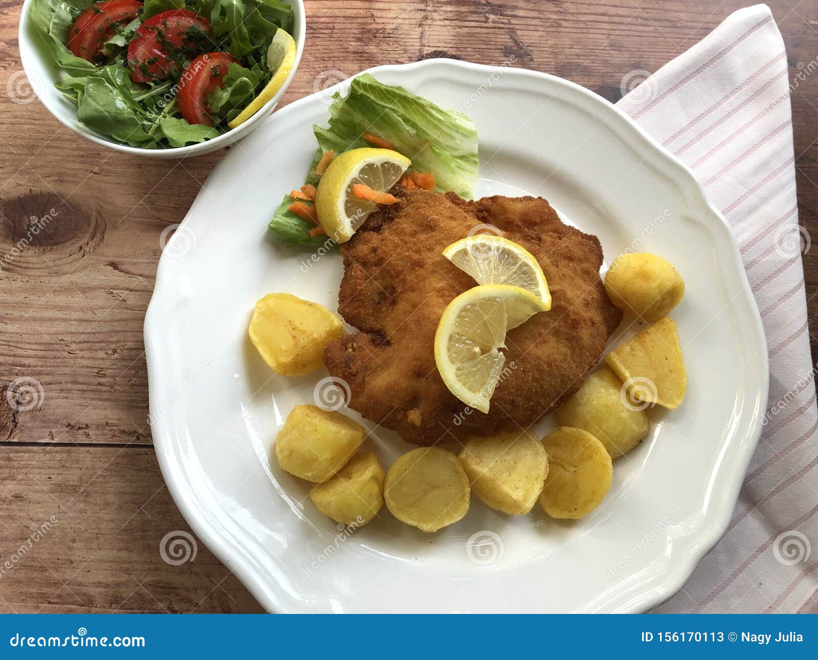 Schnitzel Cordon Bleu Ist Ein Paniertes Schnitzel, Das Mit Käse Und ...