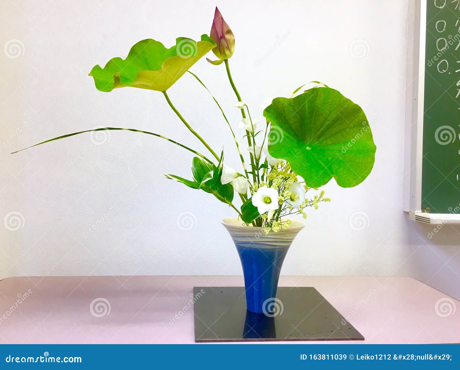 School Art Flower Japanese Ikebana Arrangement S Stock Image - Image of ...