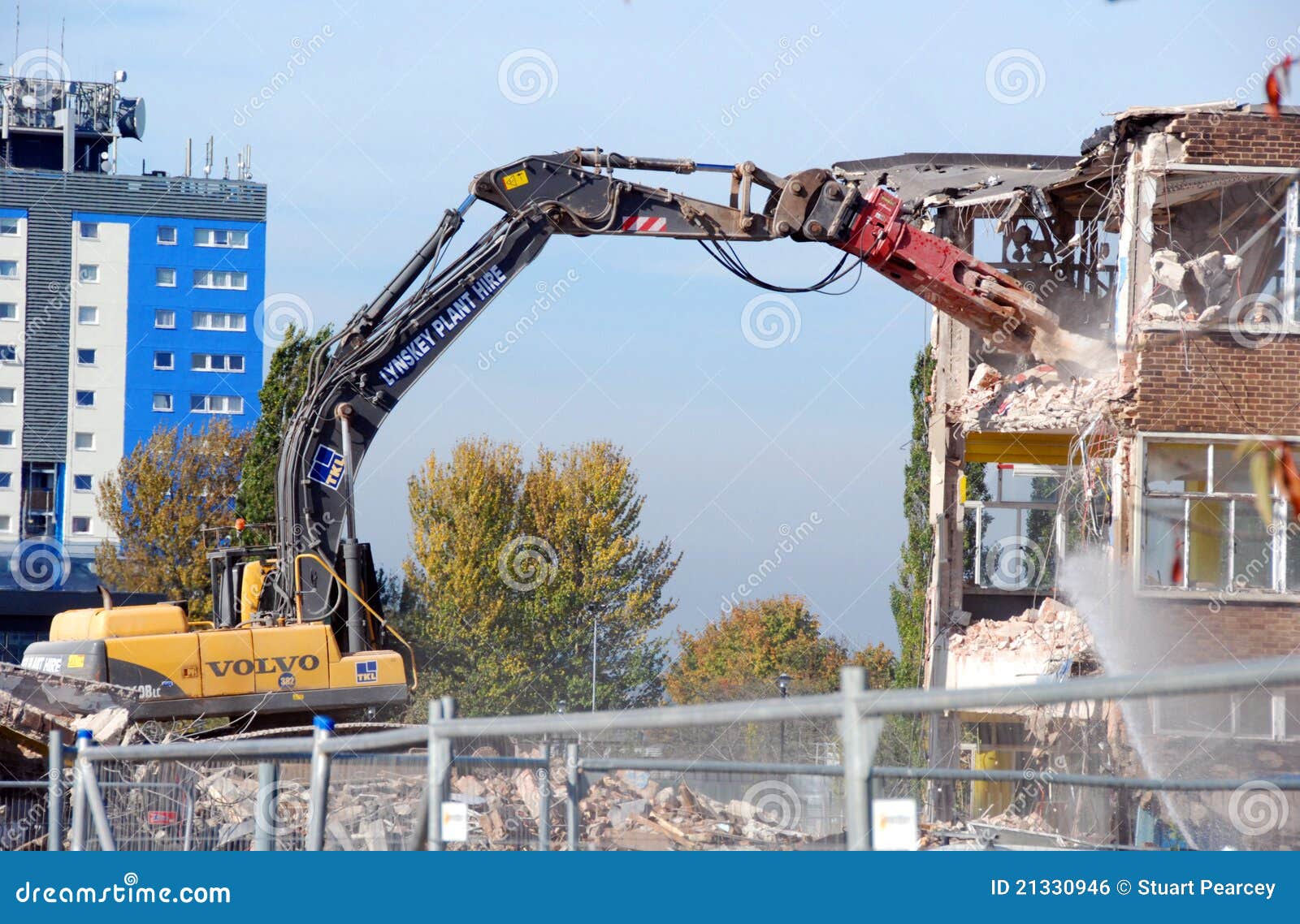 School demolition 1 editorial photo. Image of backhoe 21330946