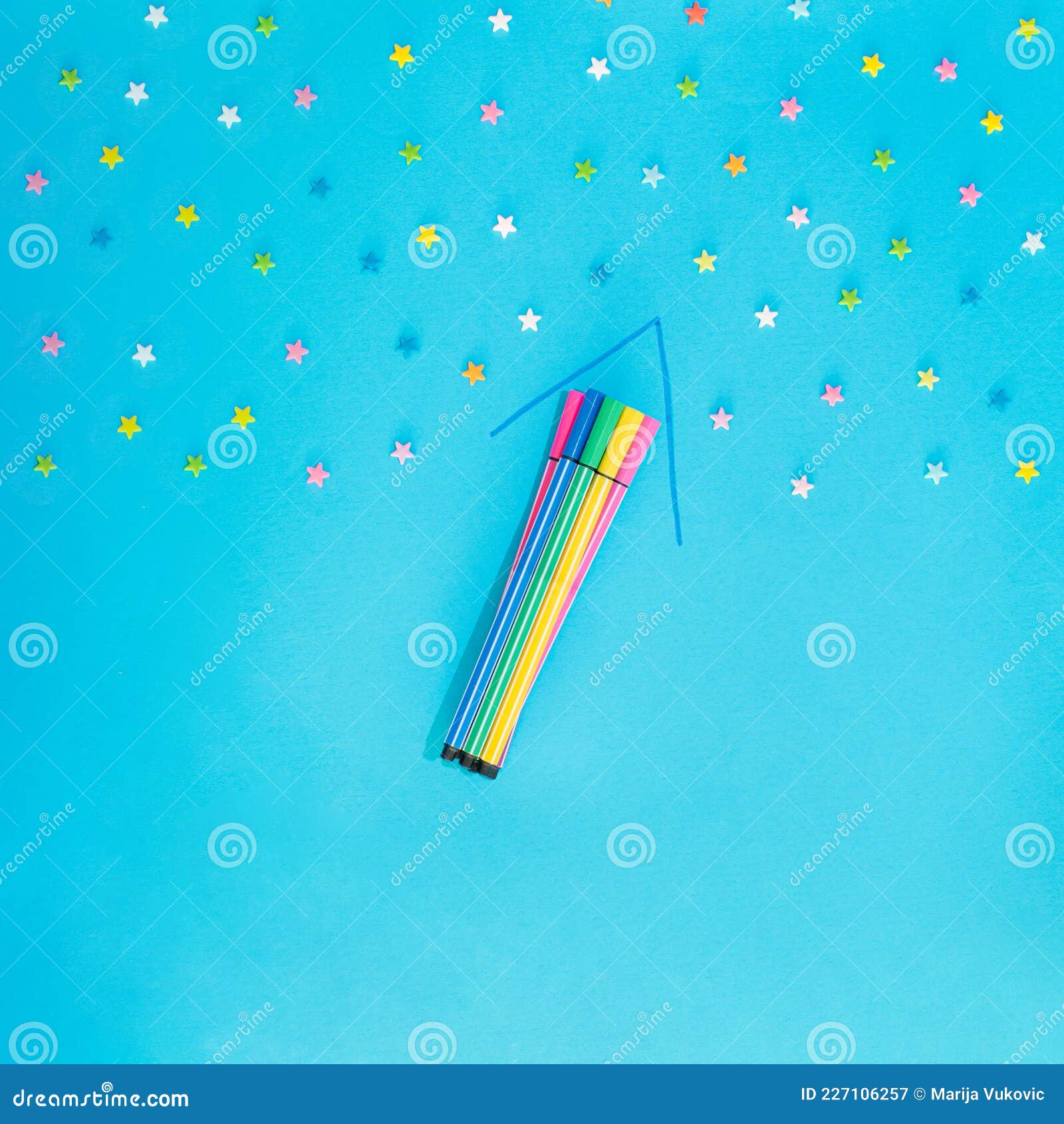 Nét viết của bạn sẽ chẳng bao giờ còn nhạt nhẽo với bút lông tuyệt đẹp này. Sự kết hợp giữa màu sắc rực rỡ với độ dẻo dai hoàn hảo của bút lông, bạn sẽ có được những bức vẽ và chữ viết tuyệt đẹp.