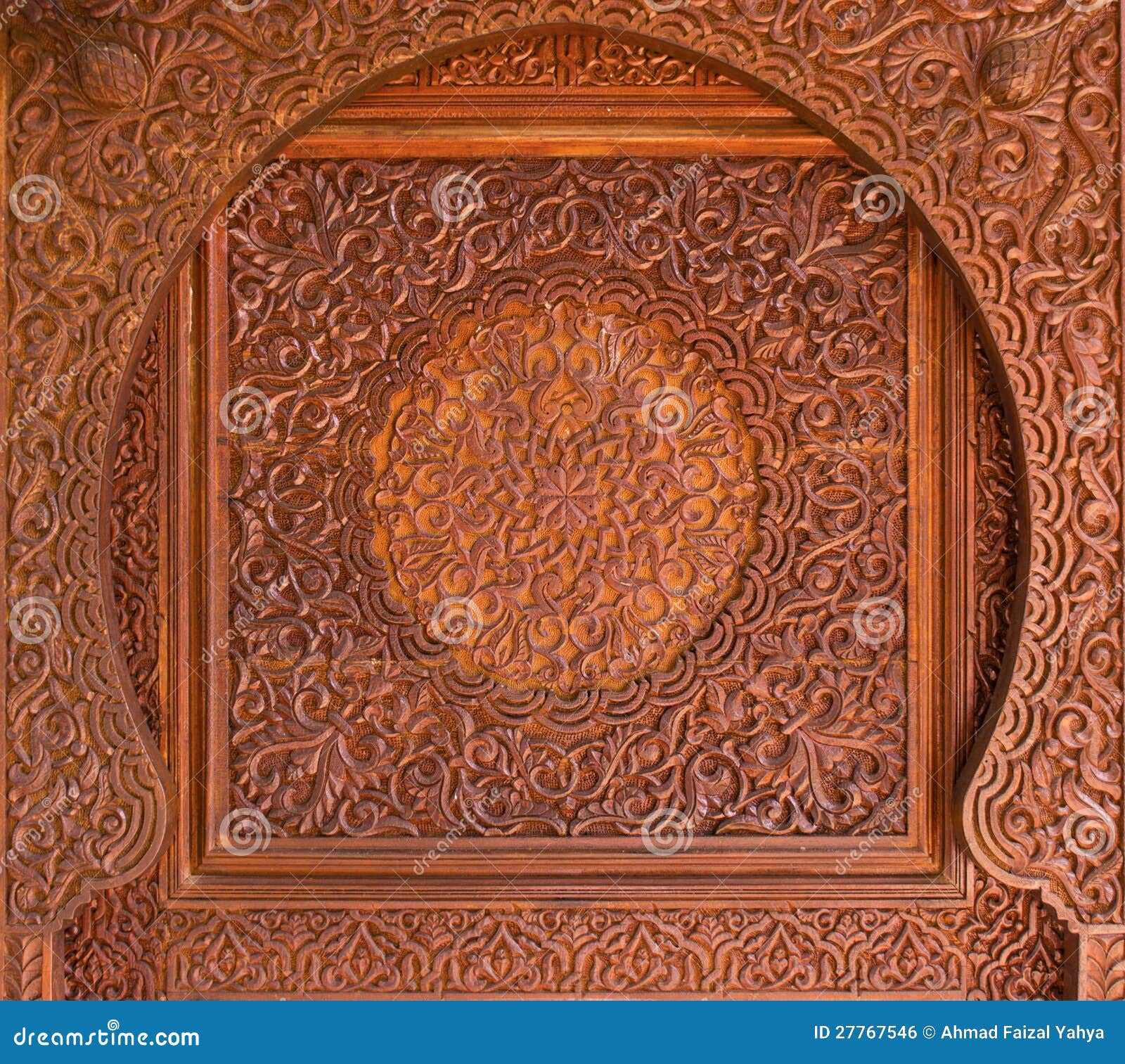Schwierige Hölzerne Islamische Dekoration Stockfoto - Bild von eingang,  islam: 27767546
