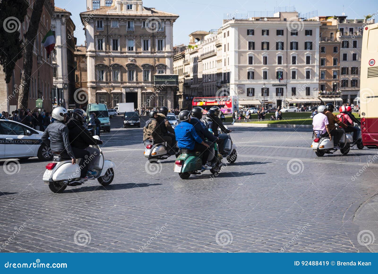 Jordbær politiker periode Scooter Rally of Over 200 Scooters through the City of Rome Italy Editorial  Stock Image - Image of rally, historic: 92488419