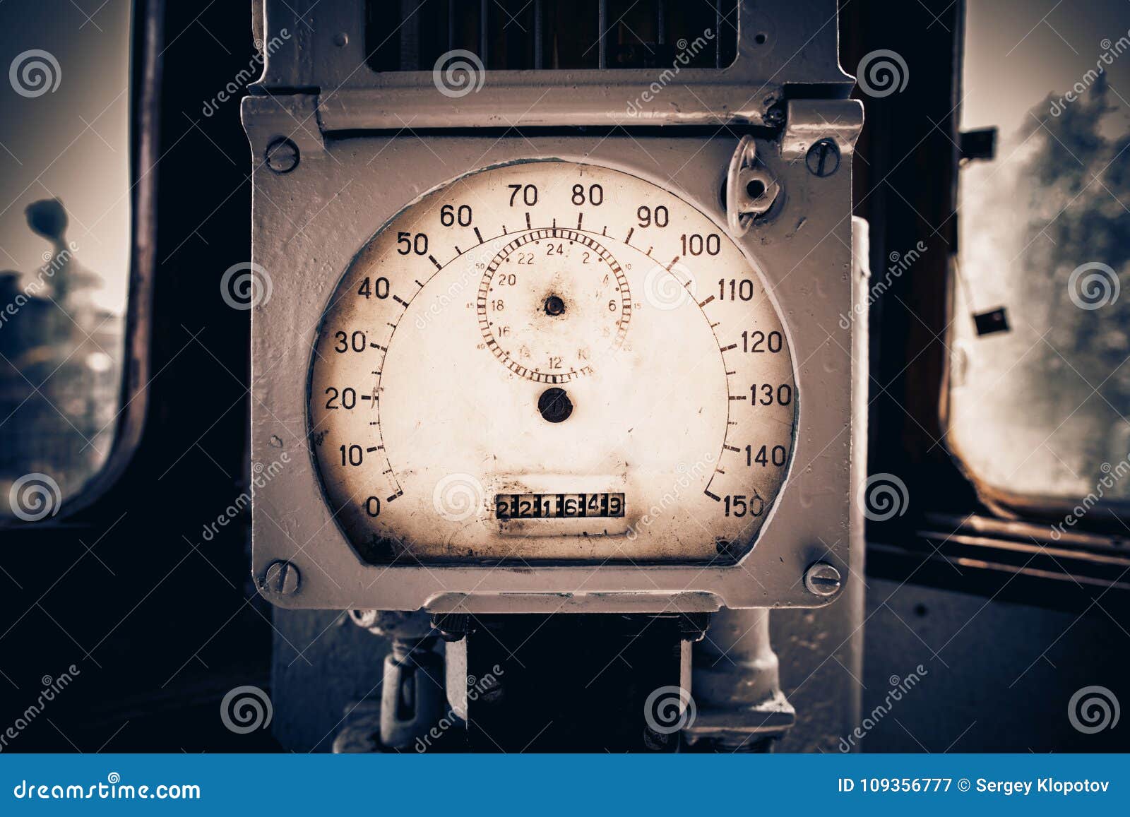 The Scoreboard Of The Old Device Of The Speed Meter Of The Elect Stock