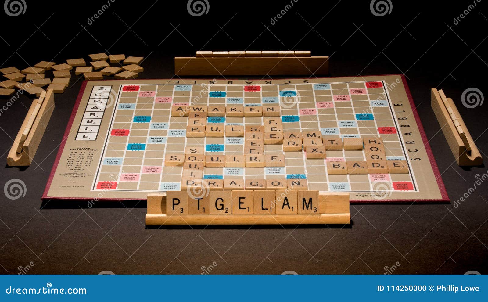 Scrabble-Brett Ausgebreitet Auf Tabelle Redaktionelles Bild - Bild Von  Erholung, Wohnzimmer: 114250000