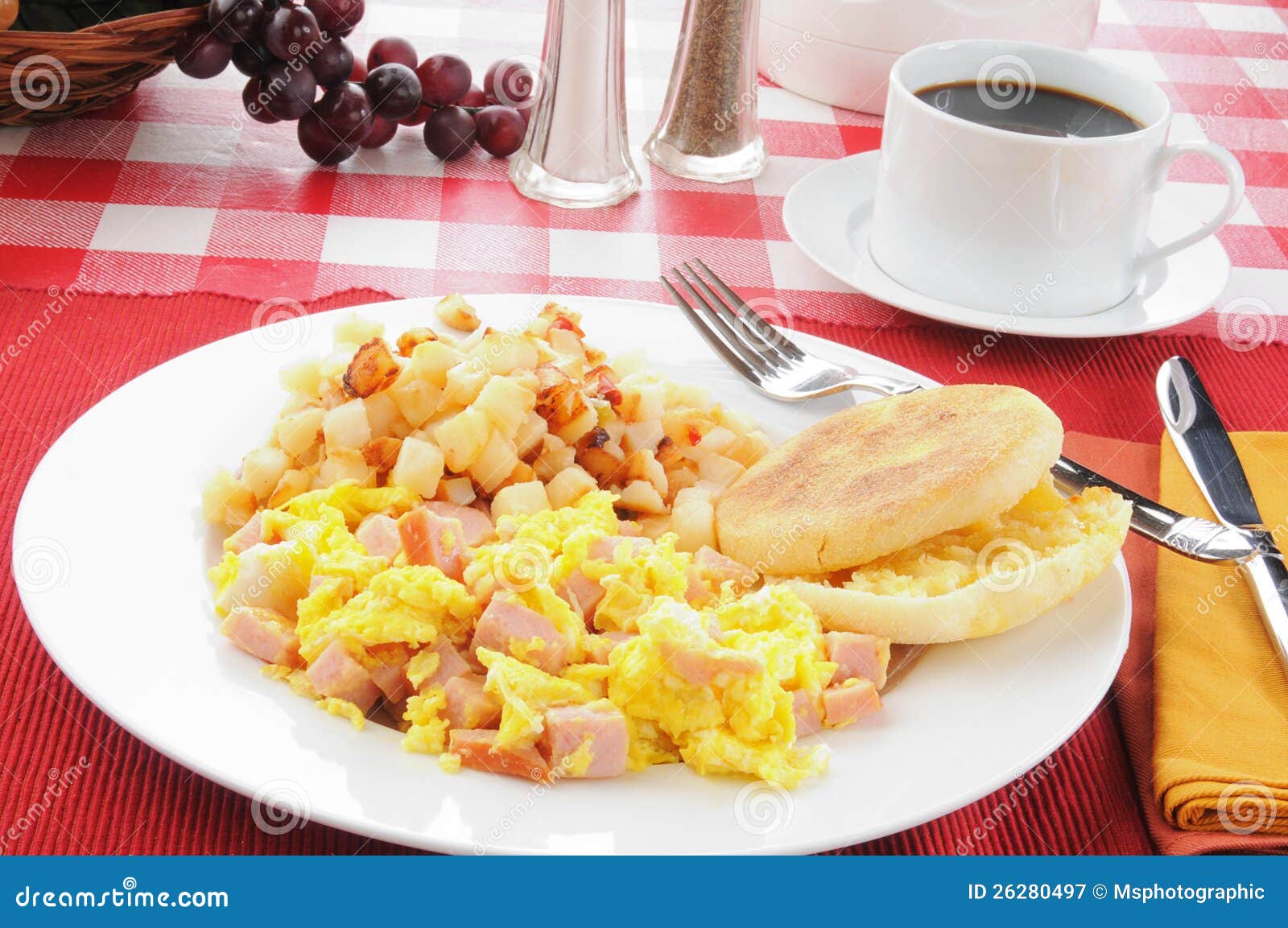 Scrambled eggs with ham stock image. Image of product 26280497