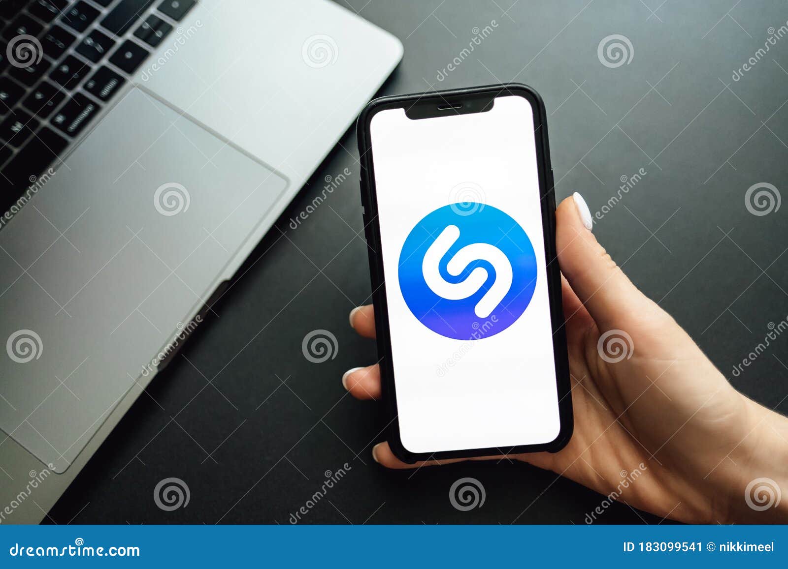 Screen Shot Of Shazam App Logo Editorial Photo Image Of Cloud Multimedia 183099541