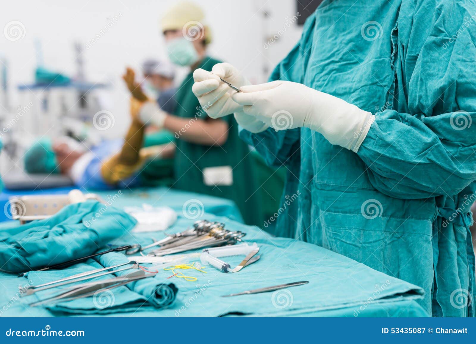 scrub nurse prepare medical instruments surgery