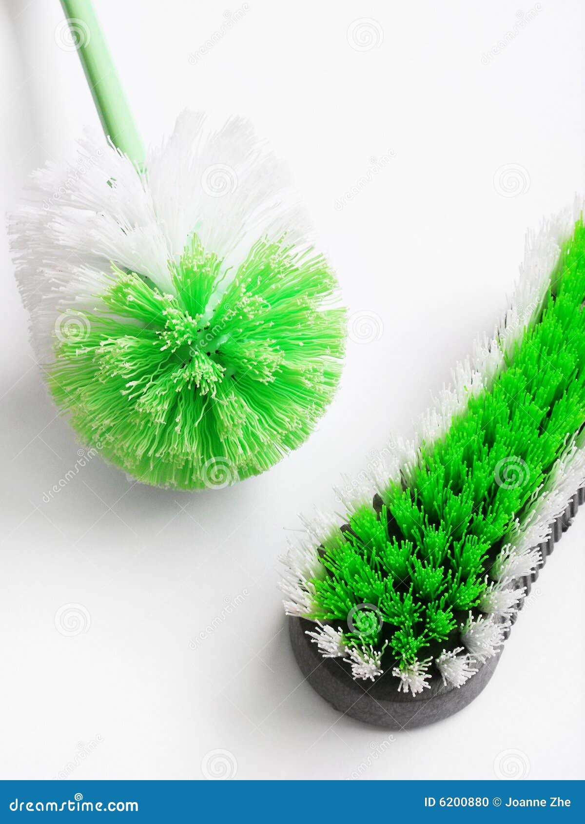 scrubbing cleaning brushes