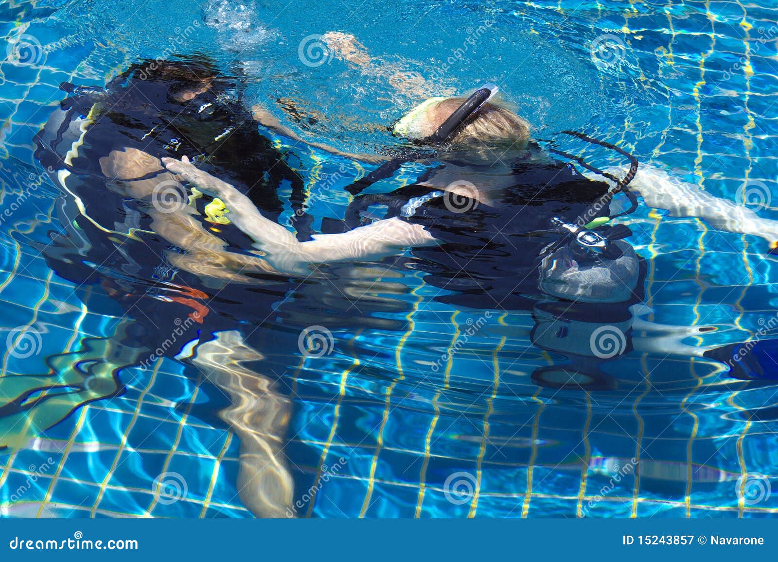 Scuba diving lesson stock image. Image of pool, apparatus 15243857