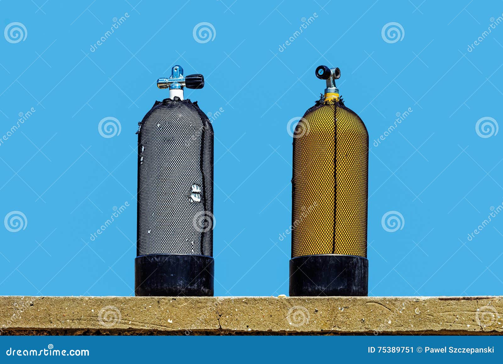 scuba diving oxygen tanks