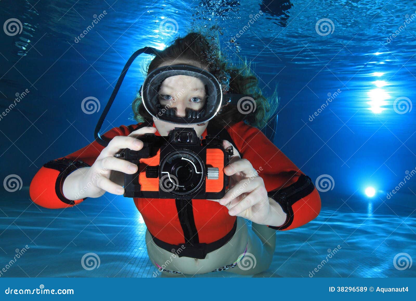 Scuba woman with camera stock image. Image of dive, active 38296589