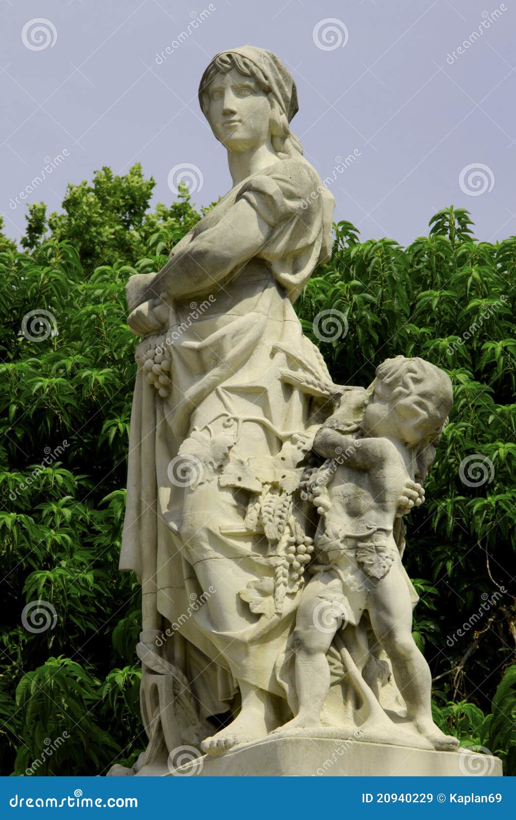 Sculpture group stock image. Image of group, modernisme 20940229