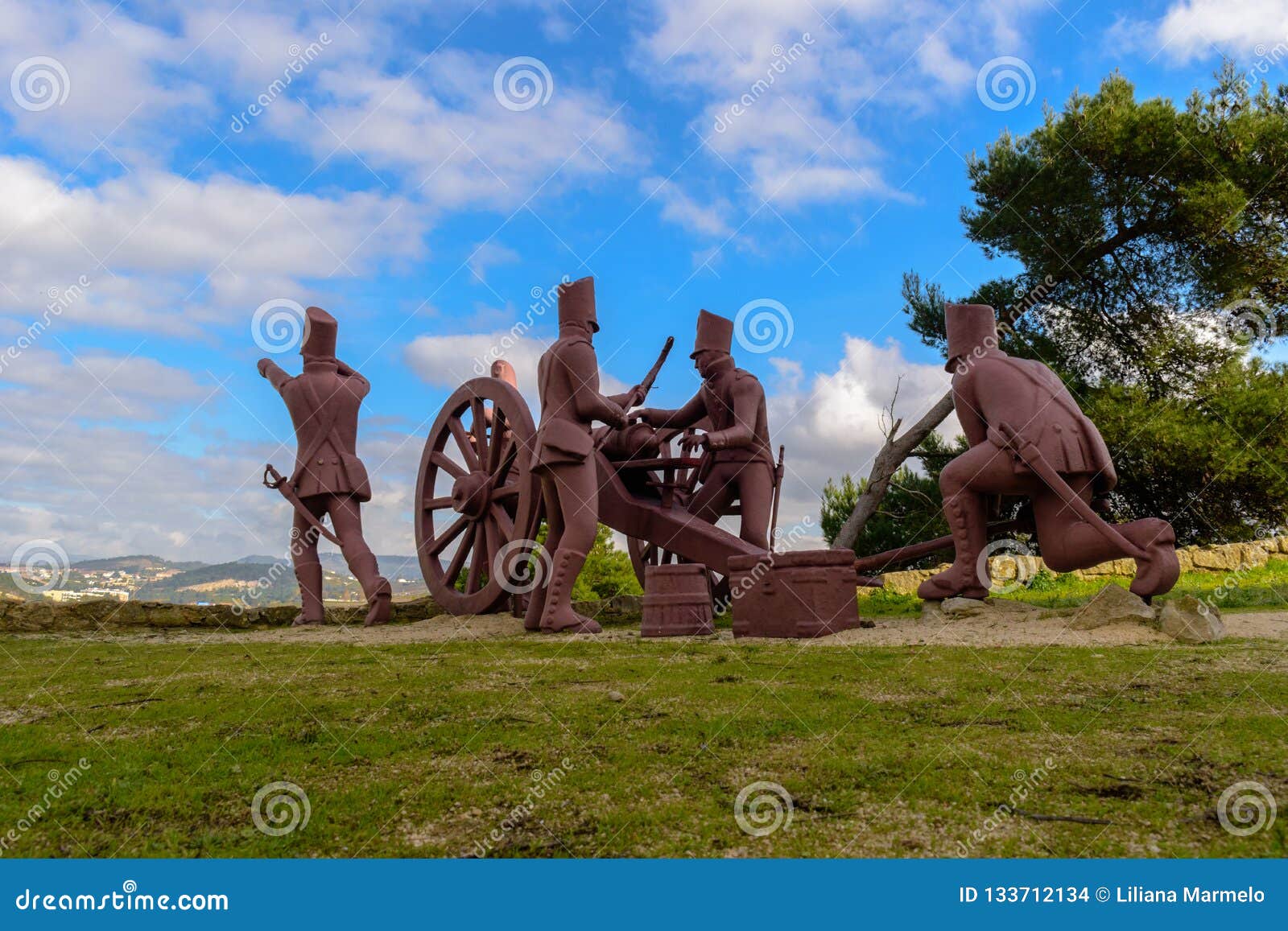 Sculpture In Honor Of The Battery Of The Lines Of Torres Vedras During The French Invasion Installed In The Castle Portugal Editorial Stock Image Image Of Landscape Green 133712134