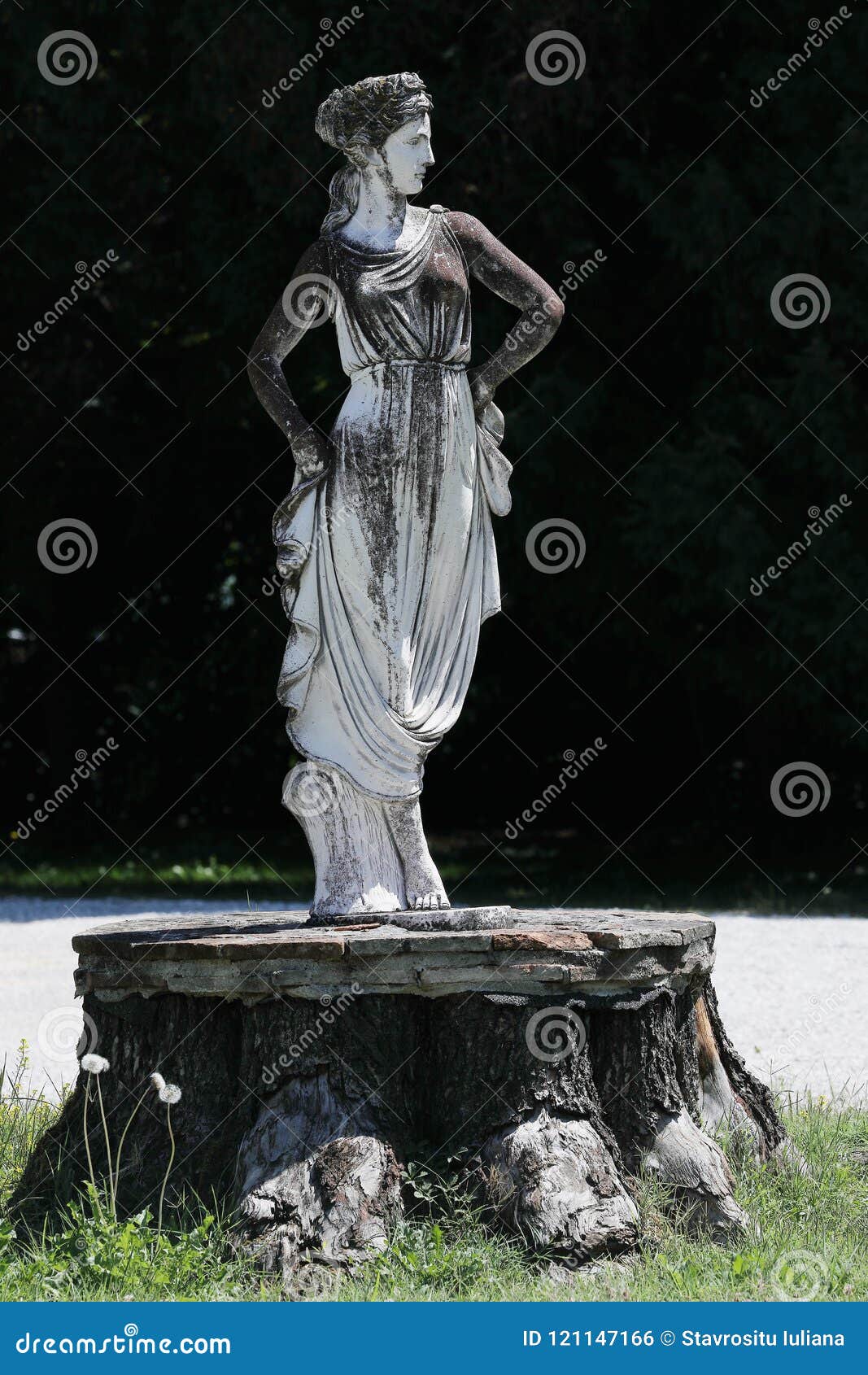 Sculpture in Italian Garden Stock Photo Image of venice, trunk 121147166