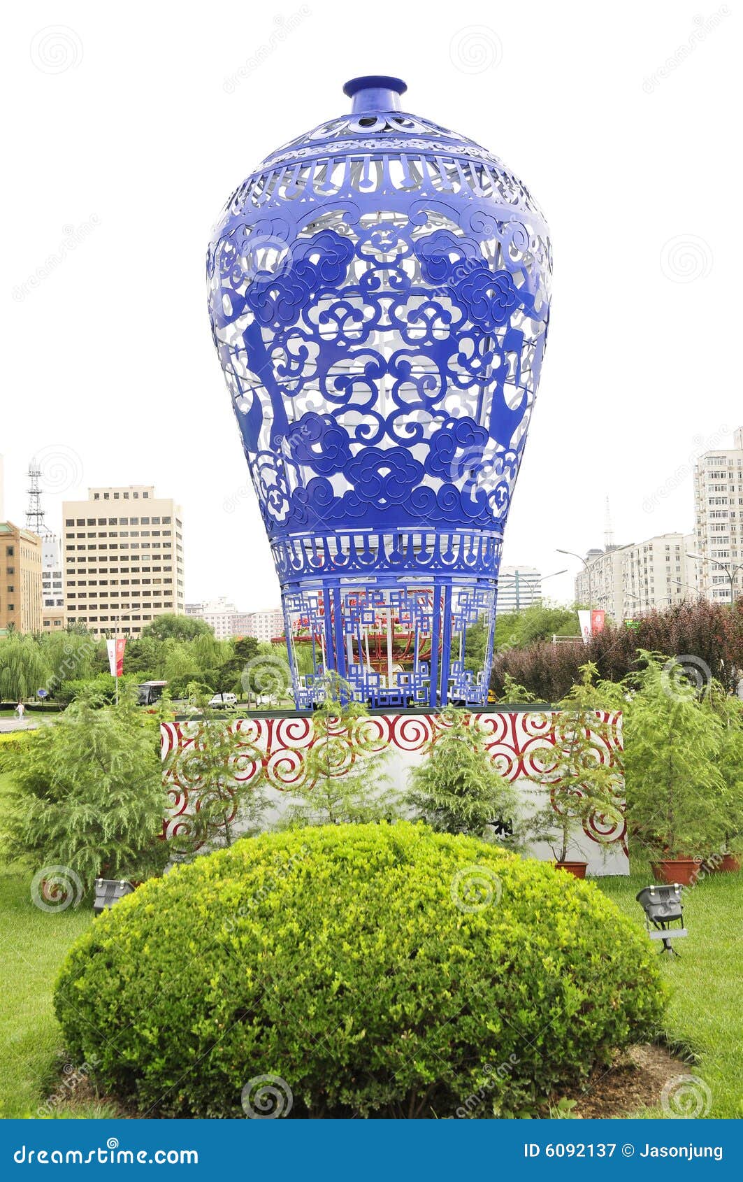 Sculpture of vase stock image. Image of flower, city, scene 6092137