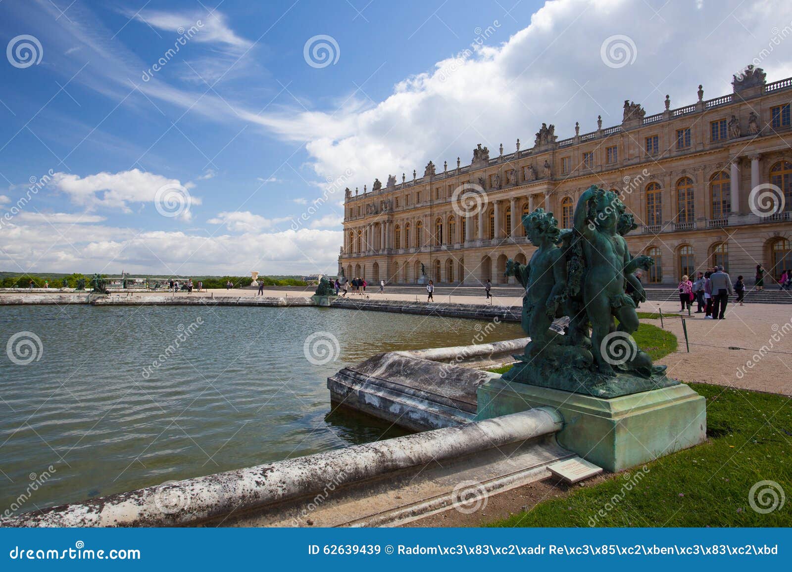 Sculptures Dans Le Jardin Du Palais De Versailles Image stock éditorial