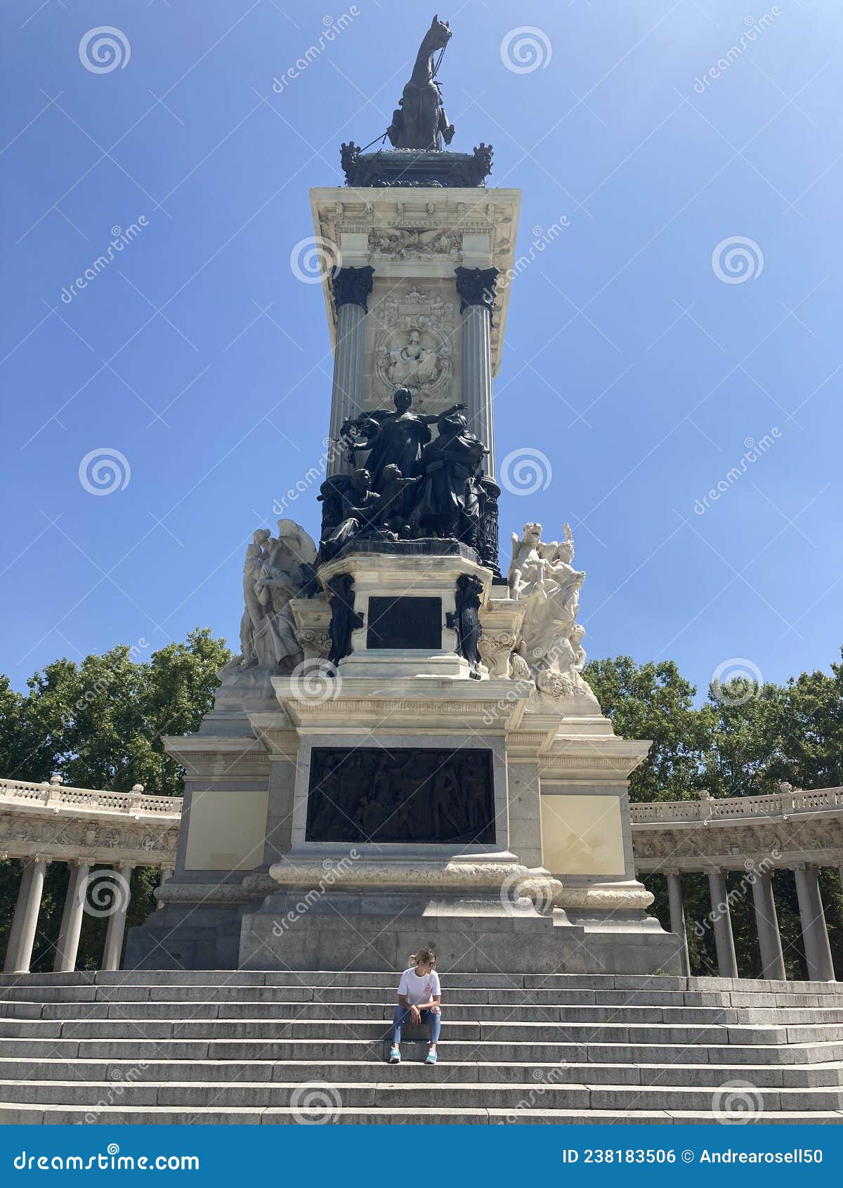 Sculptures in Madrid editorial photo. Image of tourism 238183506