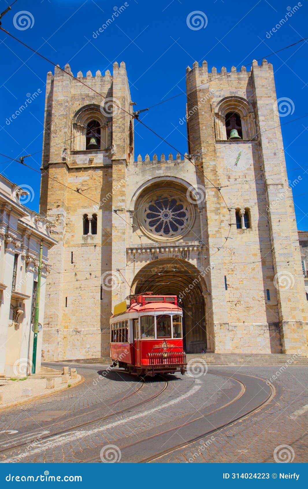 se cathedral, lisbon, portugal