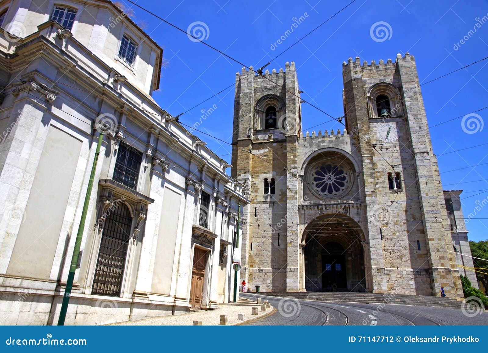 歐洲葡萄牙南部阿爾加維東部阿爾加維老城的聖洛倫索教堂igreja De Sao Lourenco 歐洲葡萄牙阿爾加維阿爾曼西爾教堂 照片背景圖 ...