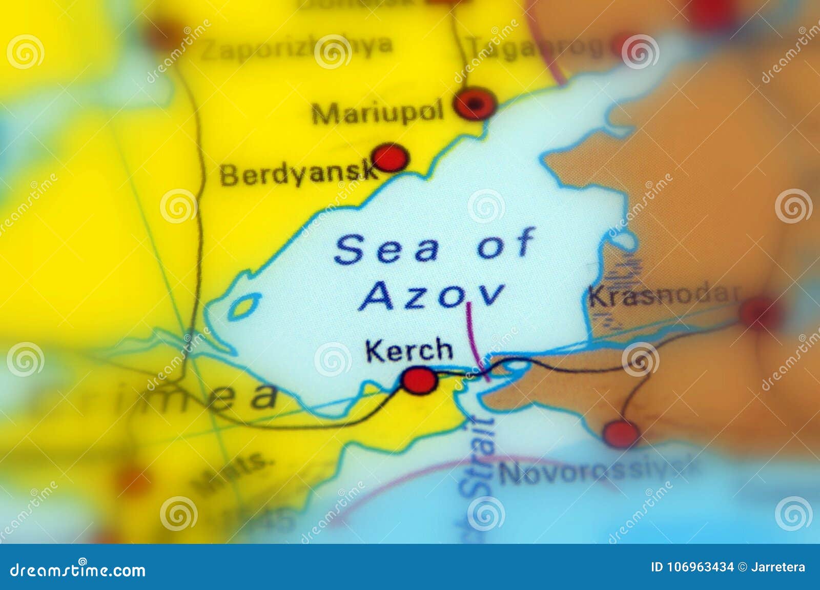 Острова в азовском море на карте. Азовское море в зарубежной Европы. Азовское море на английском языке. Азовское море на карте Европы. Азовское море замок Мари.