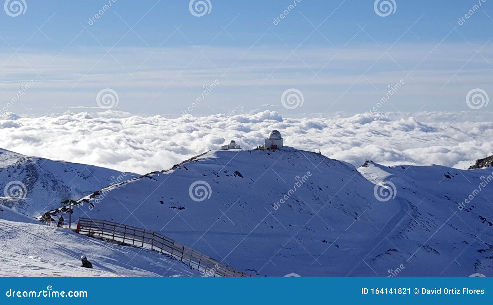 sea of ??clouds under sky