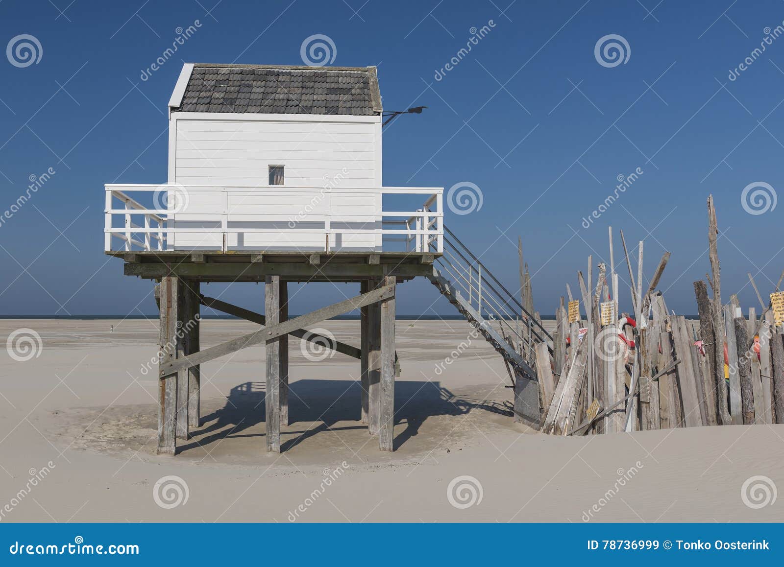 sea cottage on the island of vlieland