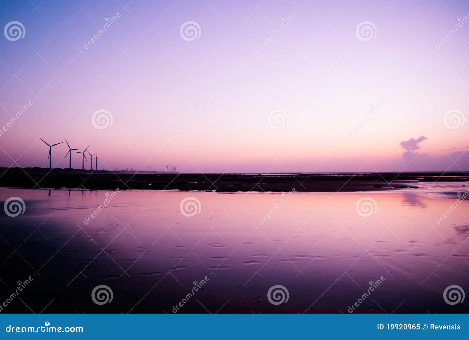 The sea reflect the sky stock image. Image of generator - 19920965