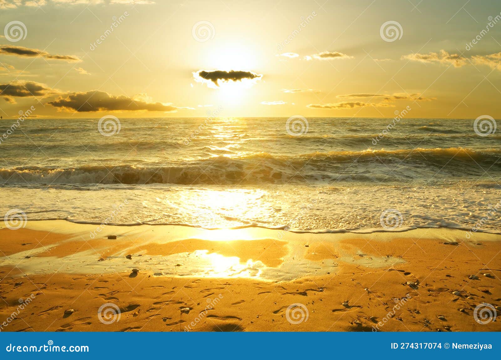 sea at sunset. peacefull summer seascape.