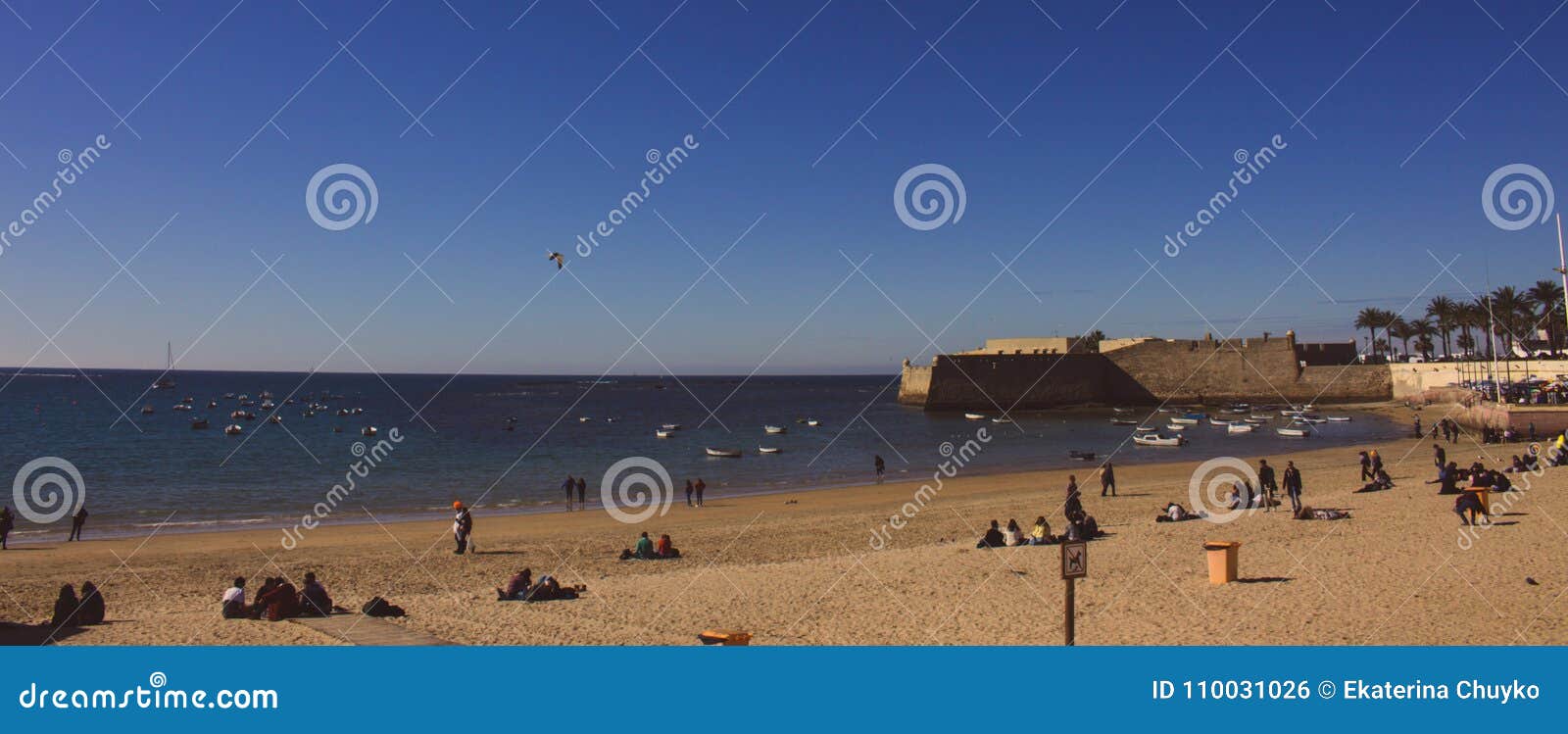 Seafront Vista del mare e dell'argine nel diz del ¡ di CÃ Â€ preso immagine “10 febbraio 2018