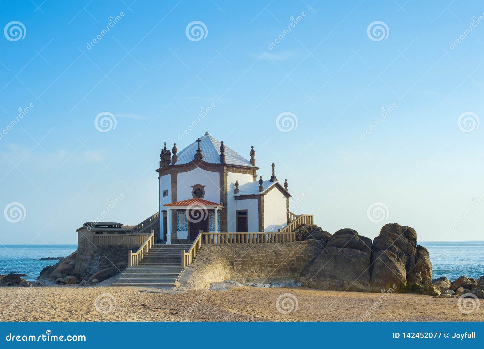 senhor da pedra chapel, portugal