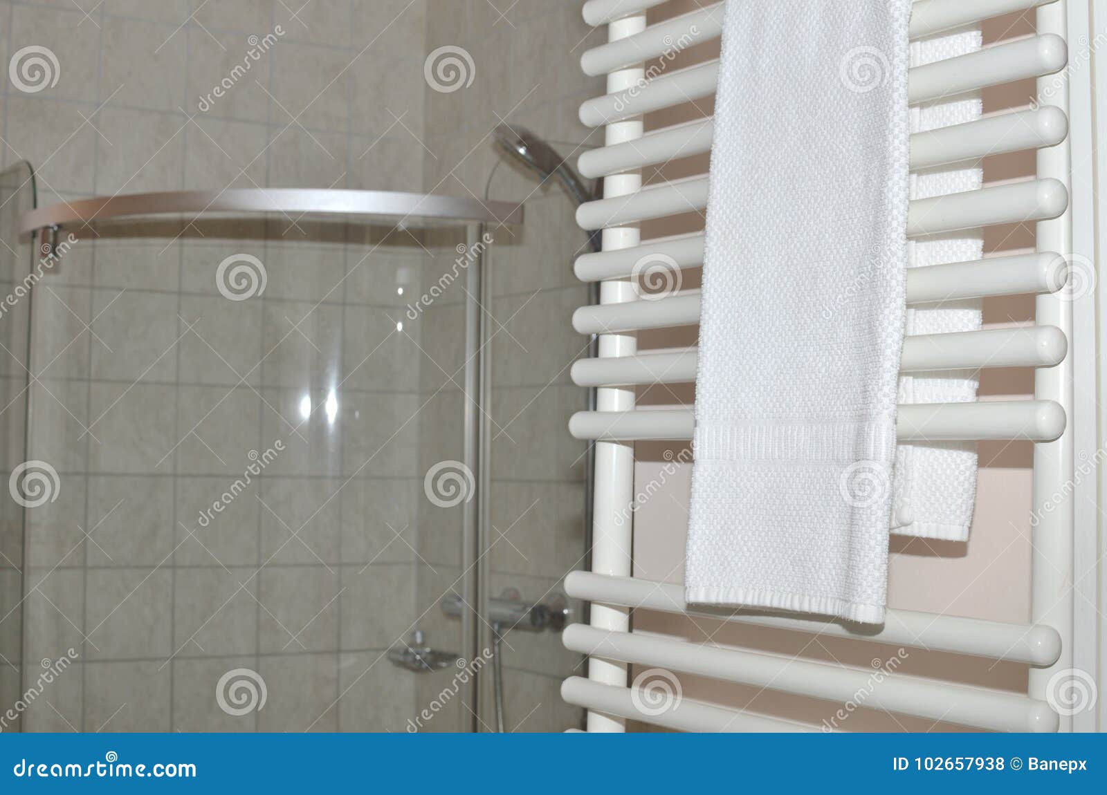 Inaccessible Motley Photo Secador E Toalhas De Toalha Foto de Stock - Imagem de cabine, telha: 102657938 Inaccessible Motley Photo Secador E Toalhas De Toalha Foto de Stock - Imagem de cabine, telha: 102657938