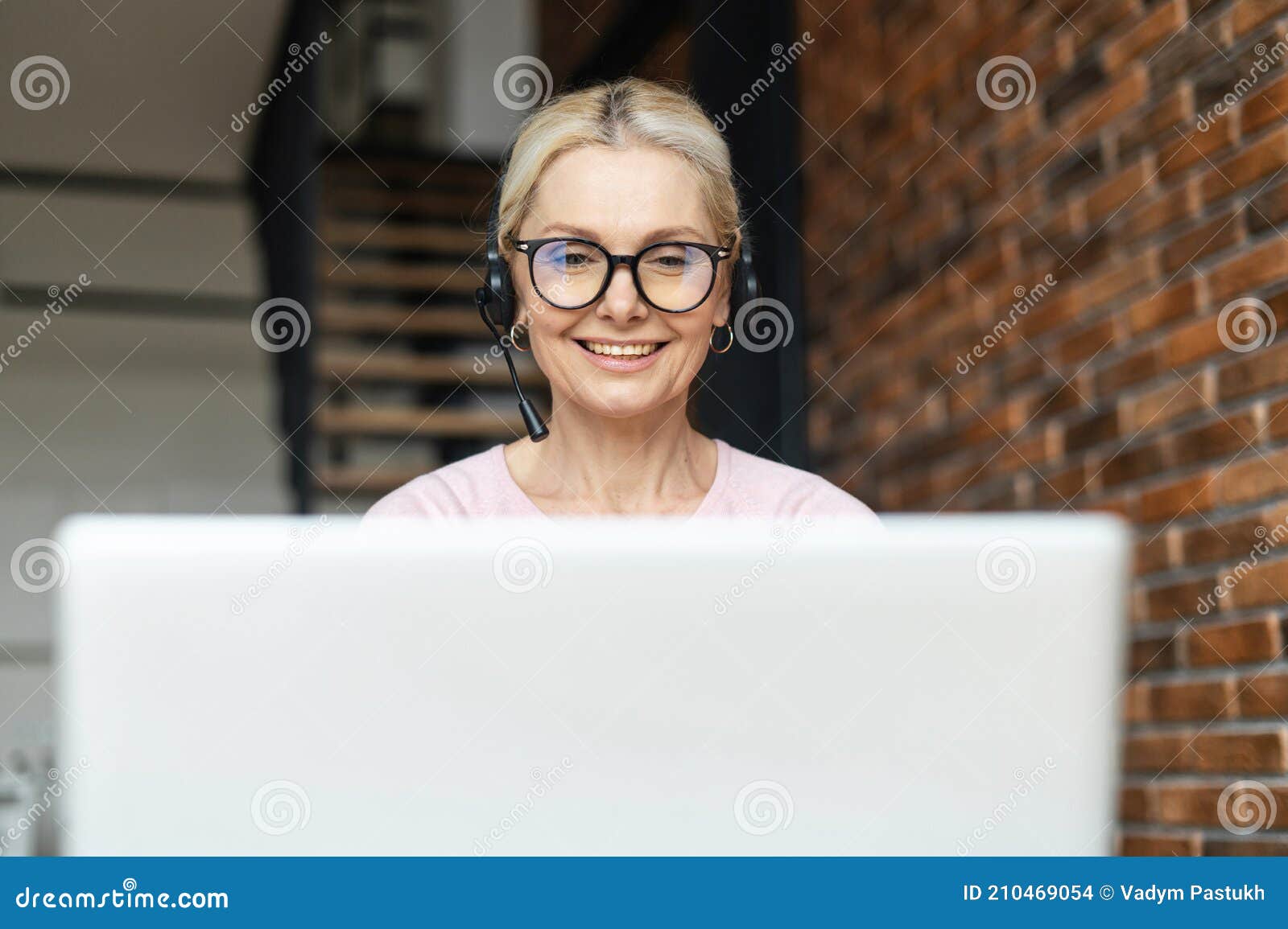 Corresponding Secretary Stock Photos Free & RoyaltyFree Stock Photos