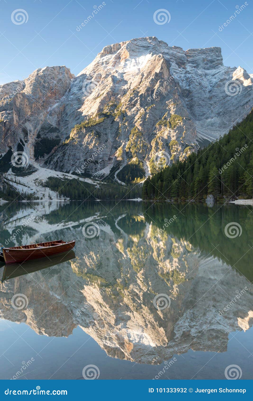 seekofel reflecting at lake prags