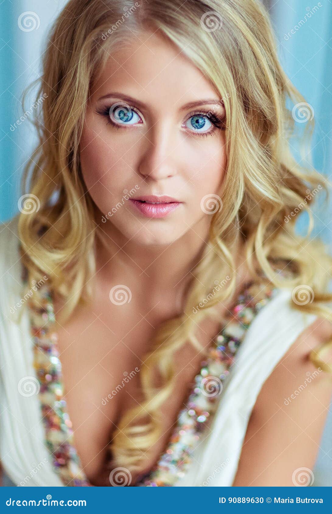 Augen blaue braun haare weiblich blonde Blonde haare