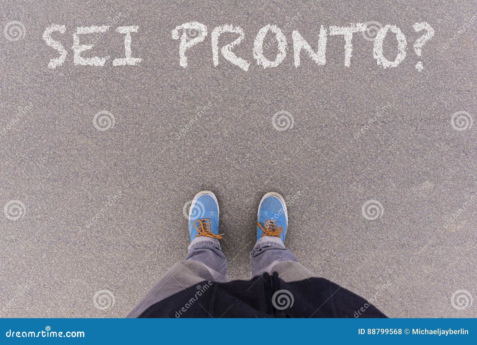 sei pronto?, italian text for are you ready? text on asphalt