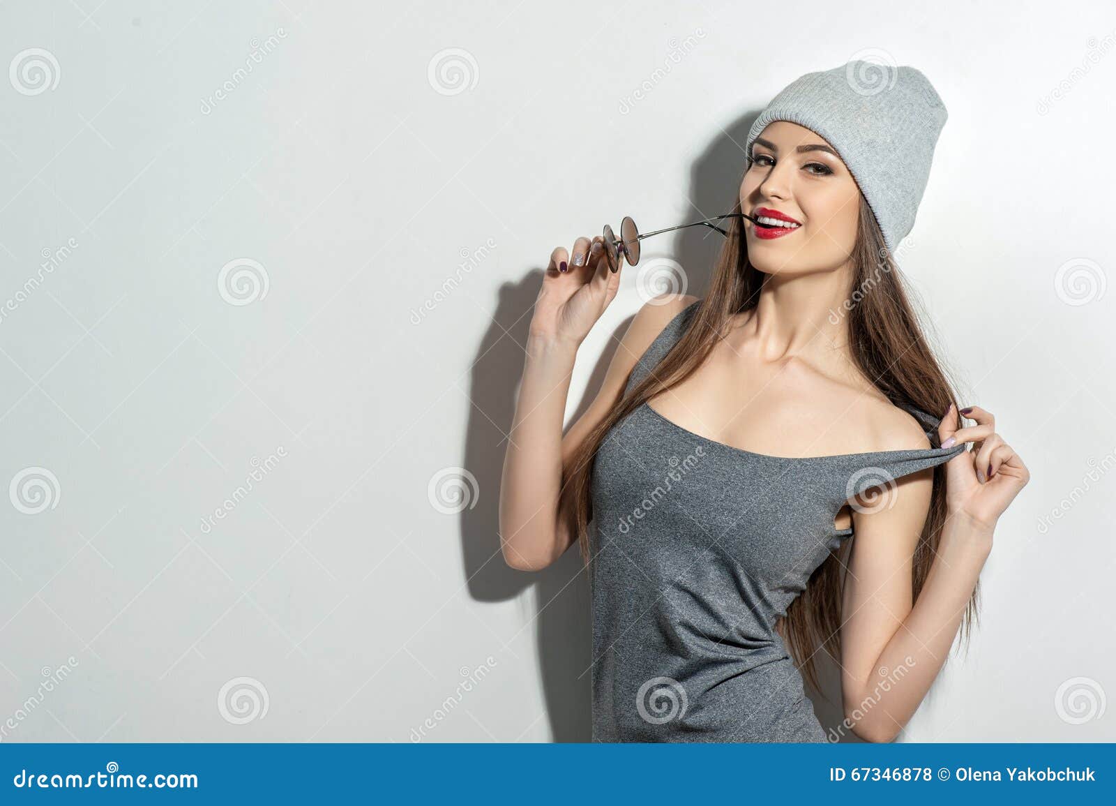 Seksowna Młoda Dziewczyna Próbuje Kusić Zdjęcie Stock Obraz Złożonej 
