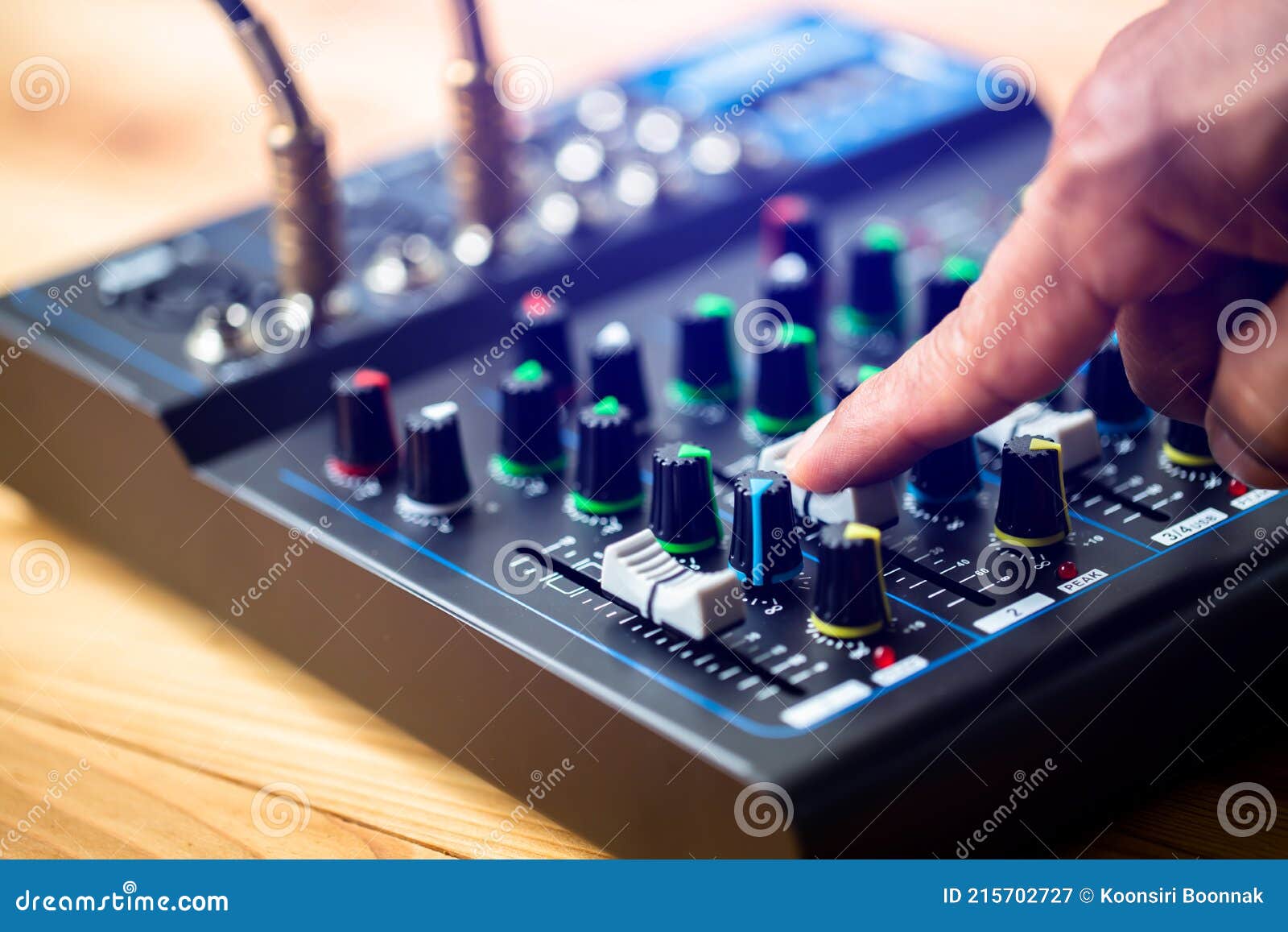 Selective Focus To Sound Electronics Mixer and Equalizer with Hand To ...