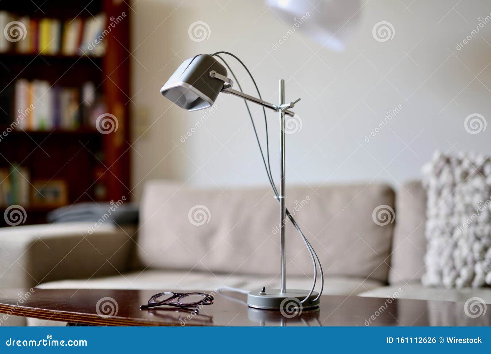 desk lamp off