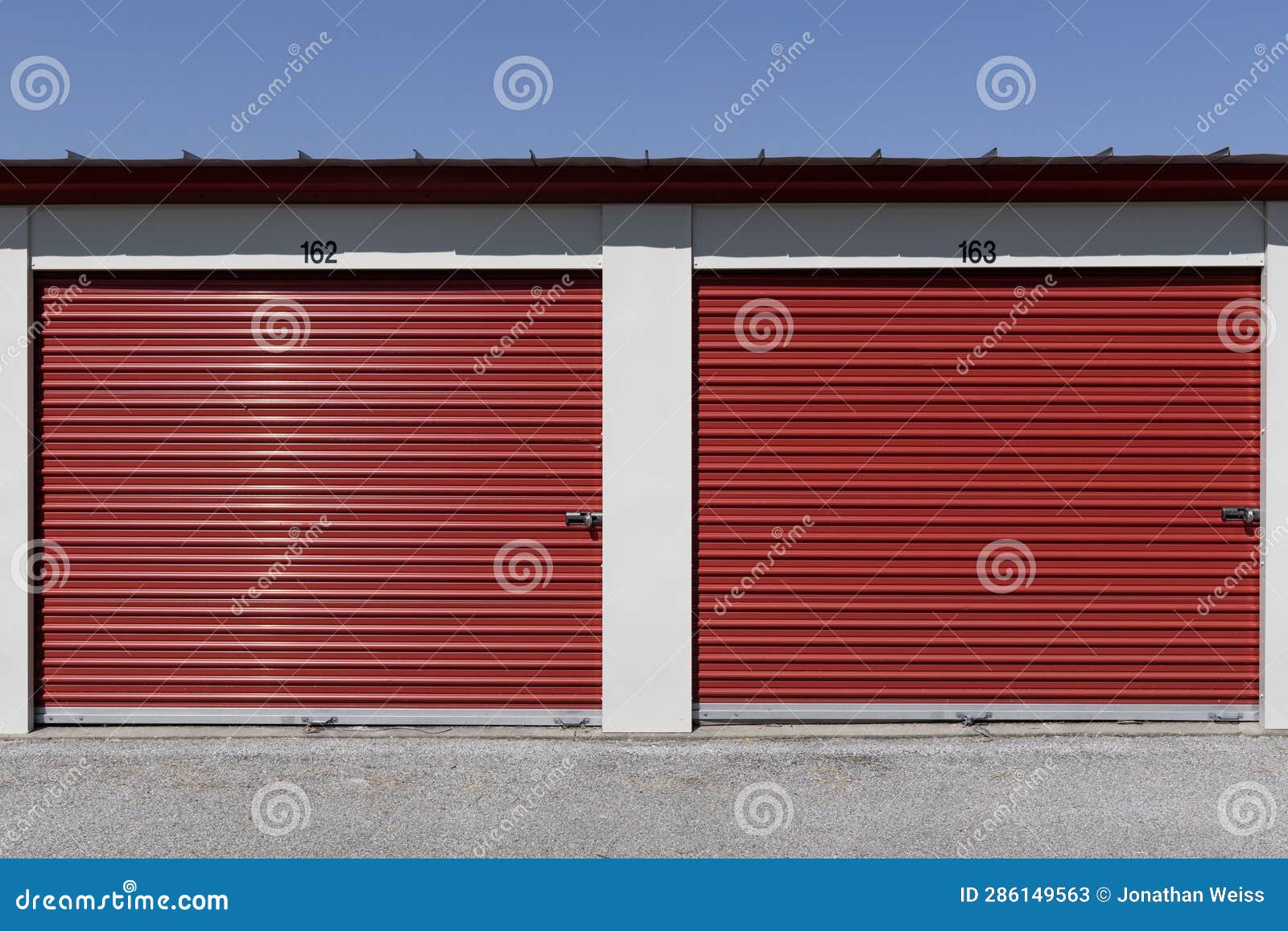 Self Storage and Mini Storage Garage Units. Personal Warehouse Lockers