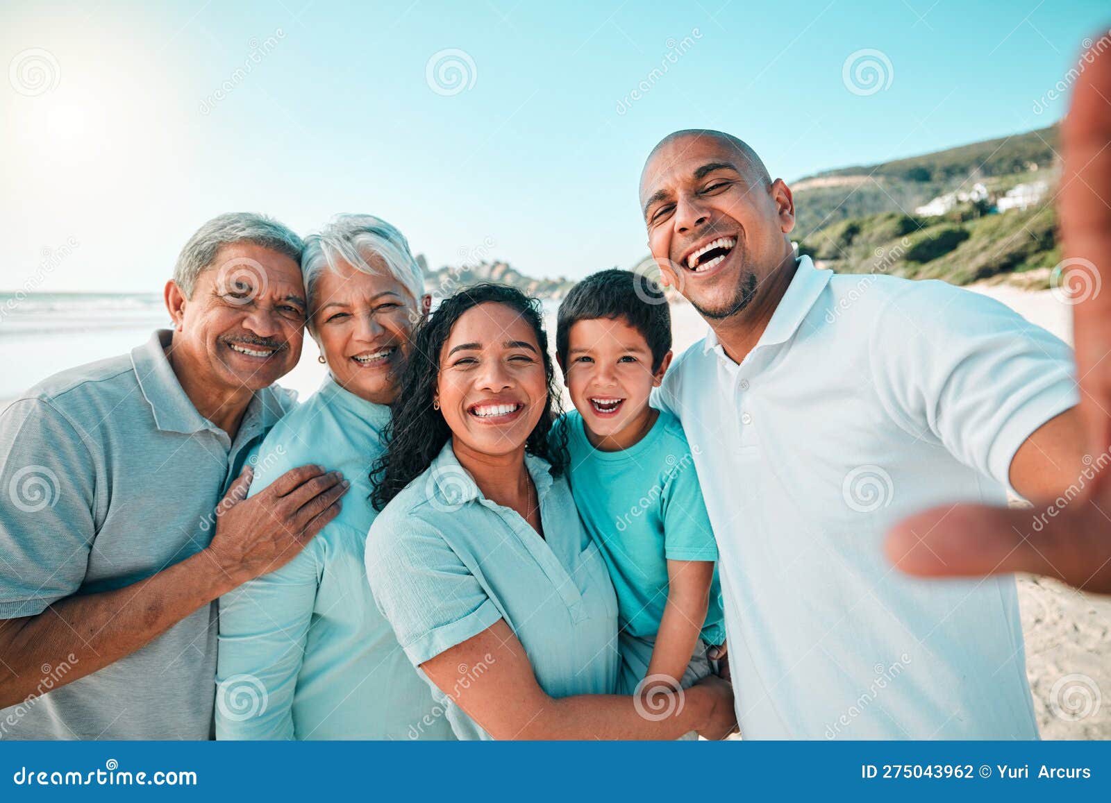 Selfie Familiar Al Aire Libre Y Playa En Vacaciones De Verano Con