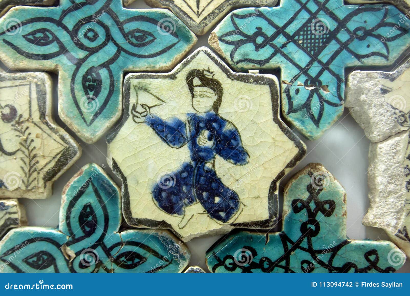 seljuk-tile-turkey-konya-november-tradit