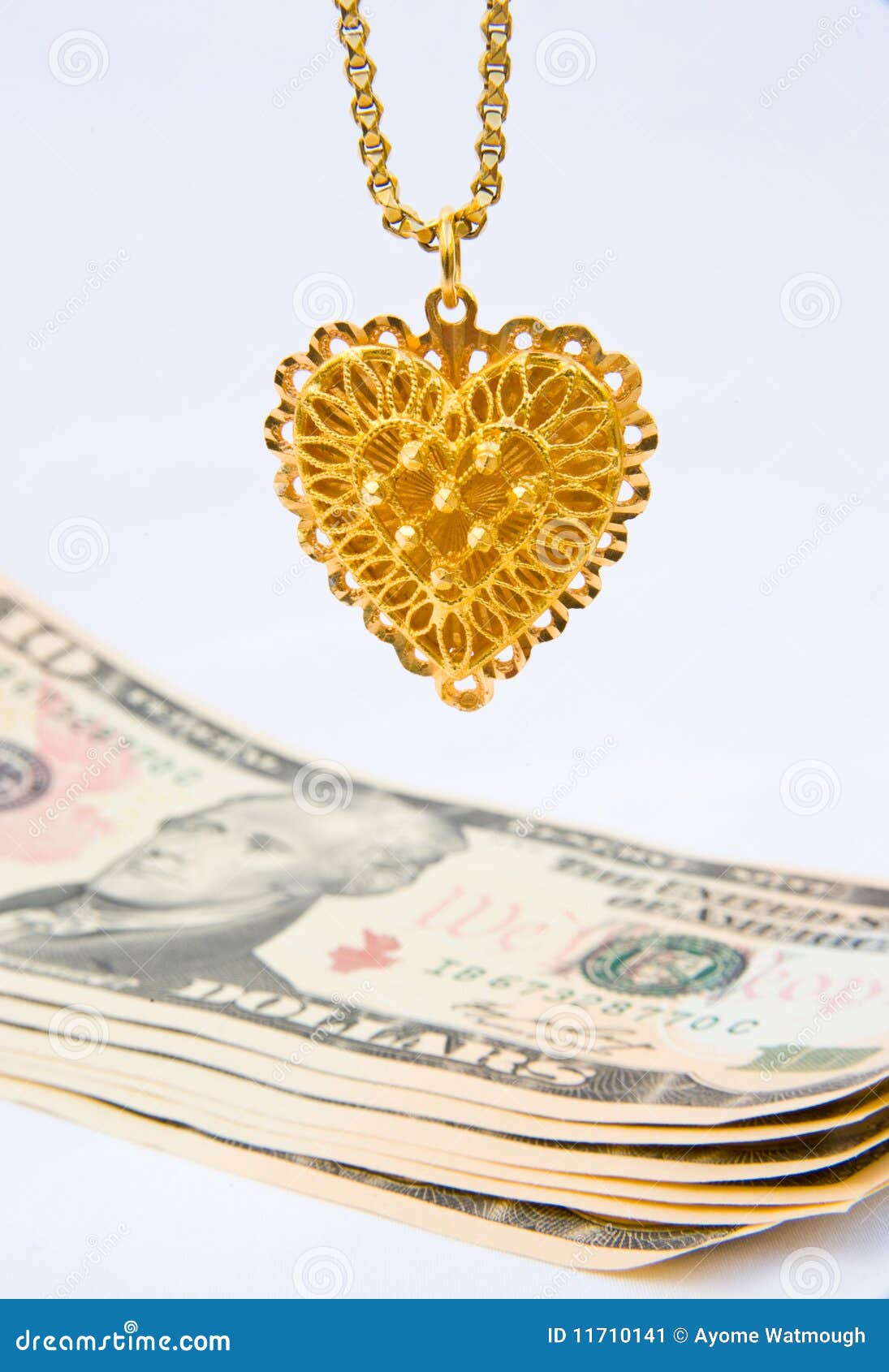 selling gold jewelery for cash.