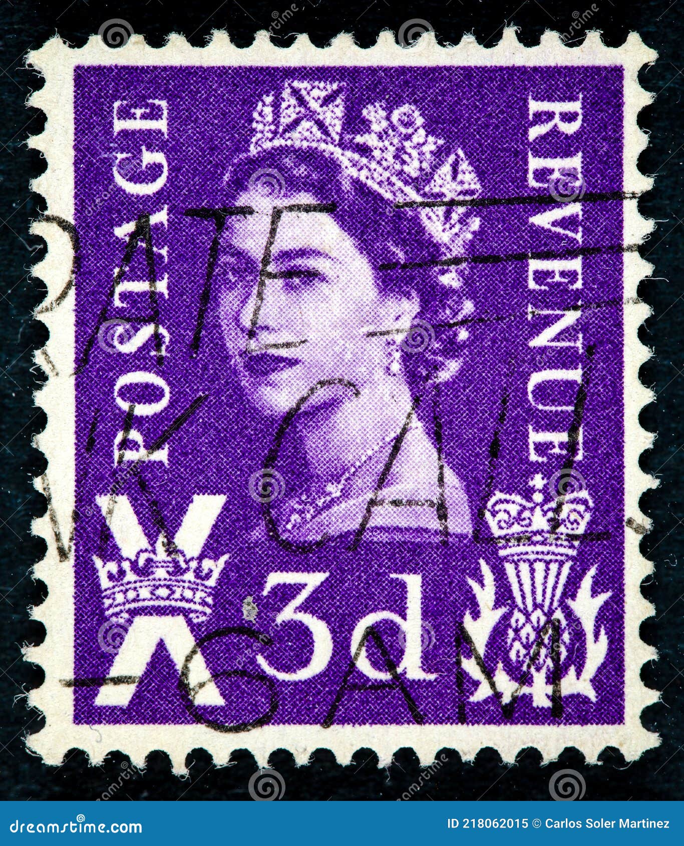 Sello Postal Emitido En El Reino Unido Con La Imagen De La Reina Isabel