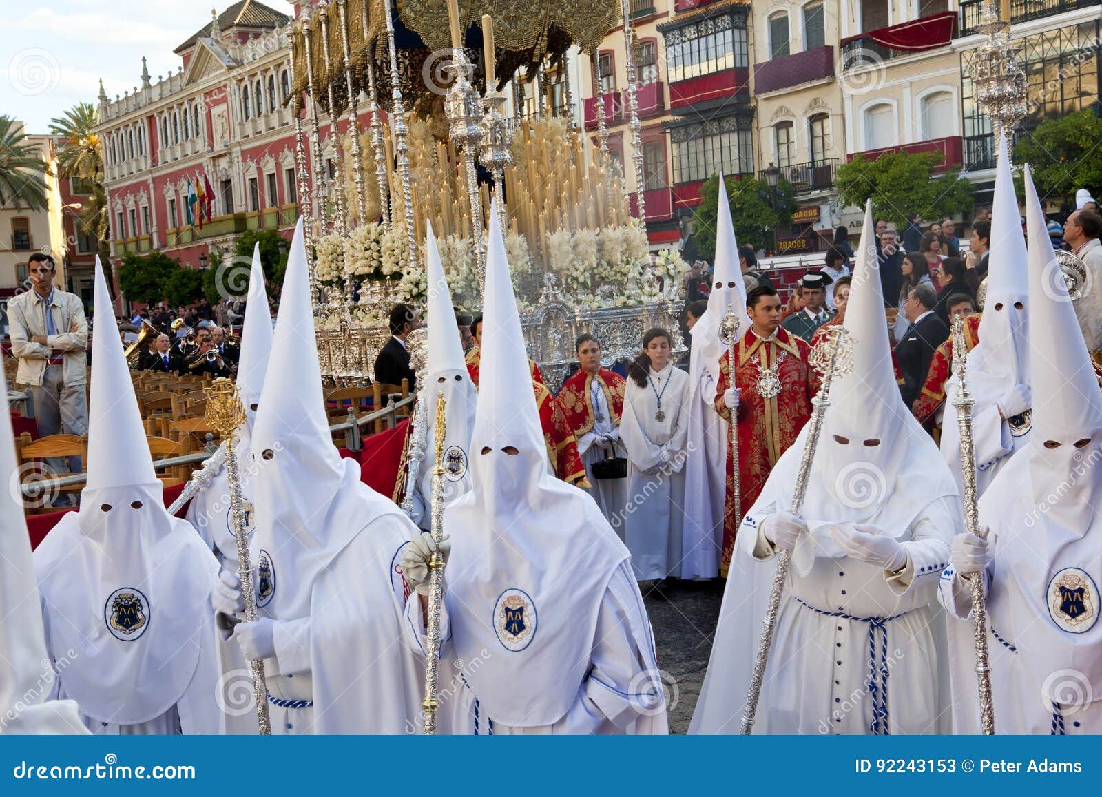 semana-santa-fiesta-92243153.jpg